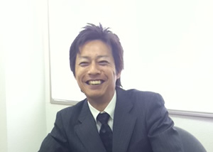 代表取締役社長　袴田拓児